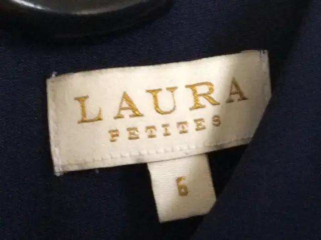 Très belle robe de toilette originale - Photo 4