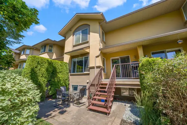 WALK TO EVERYTHIGN! 4 BED TOWNHOME IN GLENMORE! 12 218 Glen Park - Photo 6