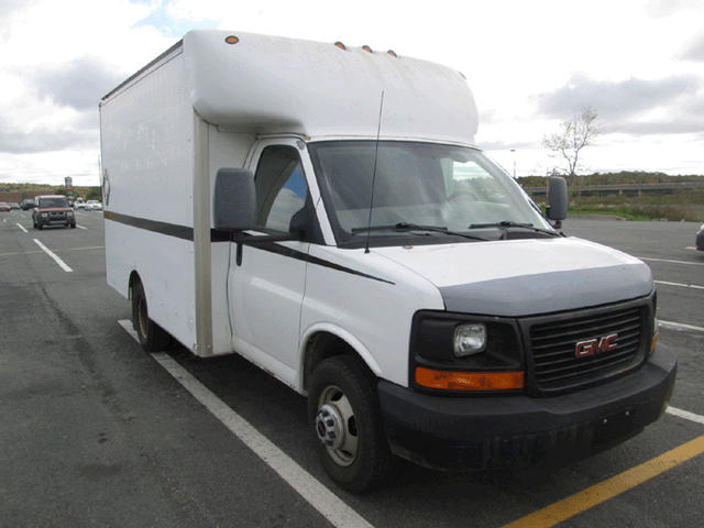 2008 gmc / chev cube van, box truck ,camper project - Photo 2