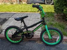 BICYLES 14"   16"  GREEN,   HOTWHEELS USED, WORKS