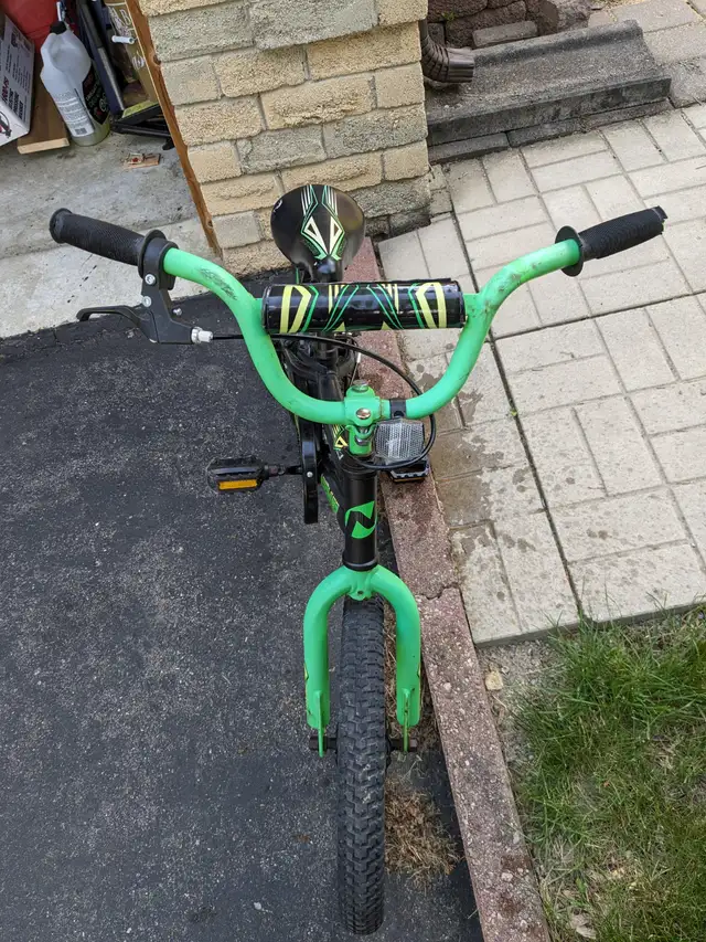 BICYLES 14"   16"  GREEN,   HOTWHEELS USED, WORKS - Photo 2