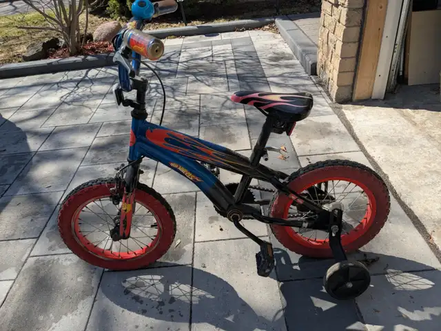 BICYLES 14"   16"  GREEN,   HOTWHEELS USED, WORKS - Photo 5