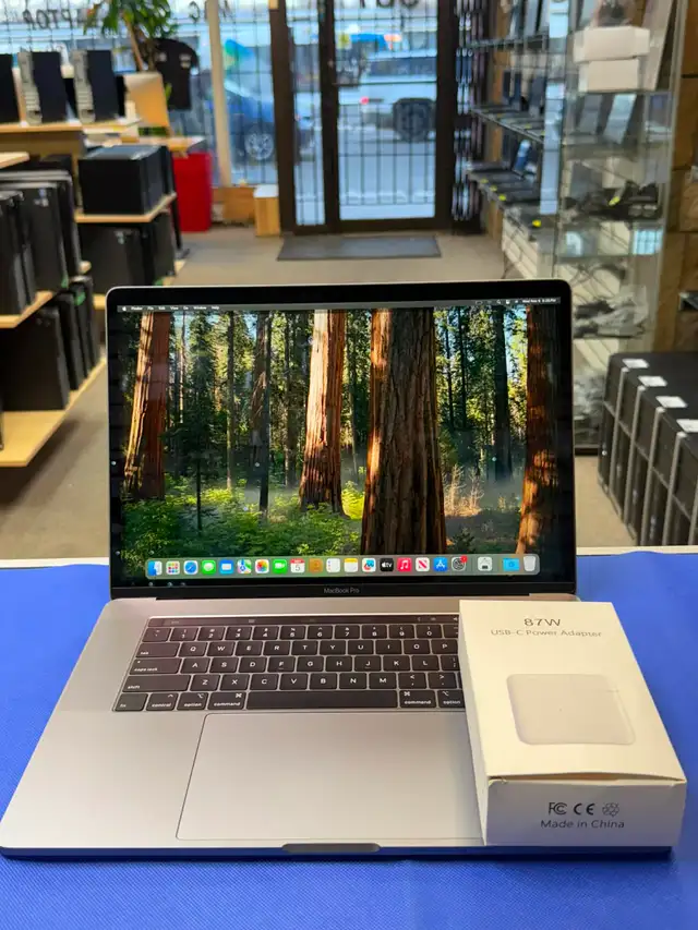 APPLE MACBOOK PRO 15 POUCES (2019) À VENDRE