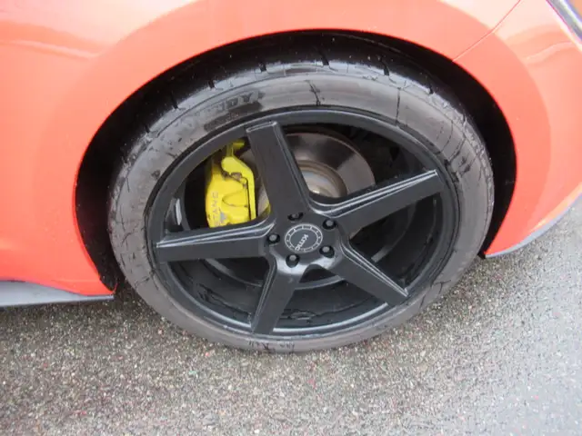 2015 Ford Mustang Ecoboost Premium | Heated and Cooled Leather | - Photo 5