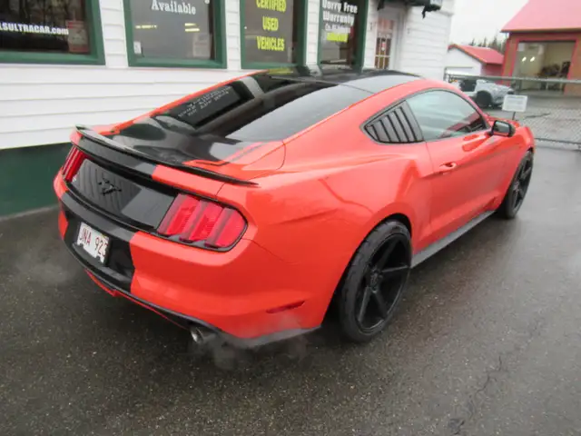 2015 Ford Mustang Ecoboost Premium | Heated and Cooled Leather | - Photo 11