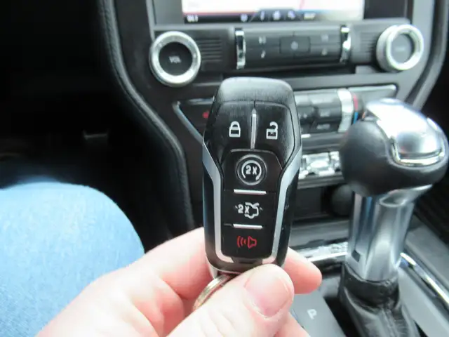 2015 Ford Mustang Ecoboost Premium | Heated and Cooled Leather | - Photo 26