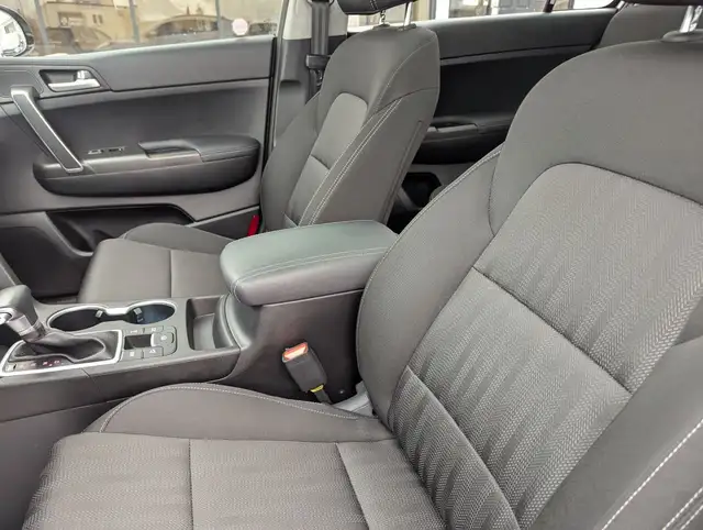 2021 Kia Sportage EX S WITH A PANARAMIC SUNROOF! - Photo 9