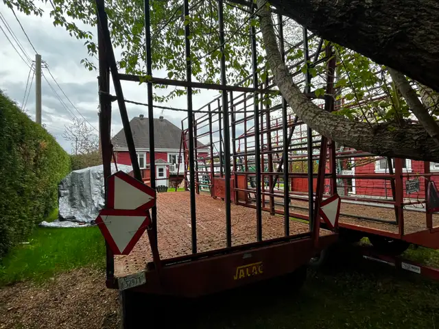 Wagon Voiture (Trailer) à foin , 6 roues VALAC, 20 pieds - Photo 4