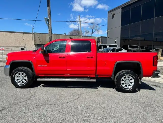 2016 GMC Sierra 2500HD SLE 4X4 6.6L DURAMAX DIESEL-CREW CAB-CE - Photo 2