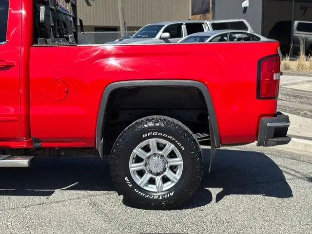 2016 GMC Sierra 2500HD SLE 4X4 6.6L DURAMAX DIESEL-CREW CAB-CE - Photo 4