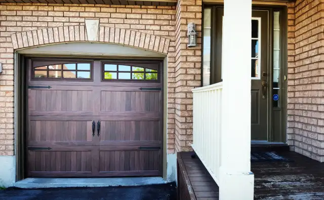 Modern carriage style garage doors – A classic look - Photo 2