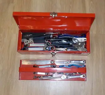 General Assembly / Automotive Repair Tools with Toolbox - Photo 3