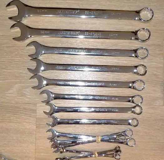 General Assembly / Automotive Repair Tools with Toolbox - Photo 7