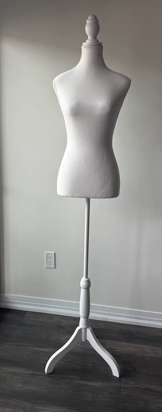 For Rent! Mannequin - Brides Day of Dress hanger - Photo 3