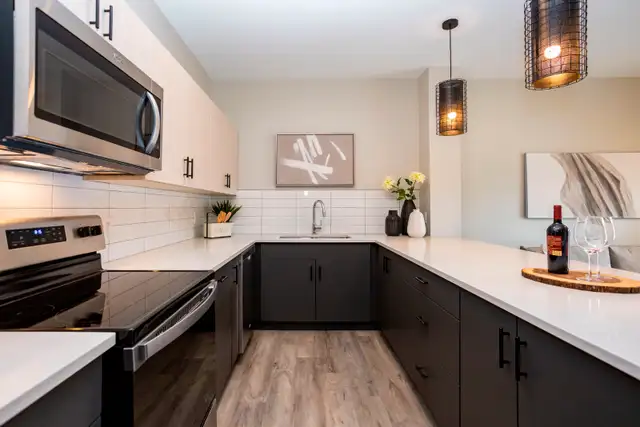 1 BED UNITS AVAILABLE FOR 1 MONTH FREE!