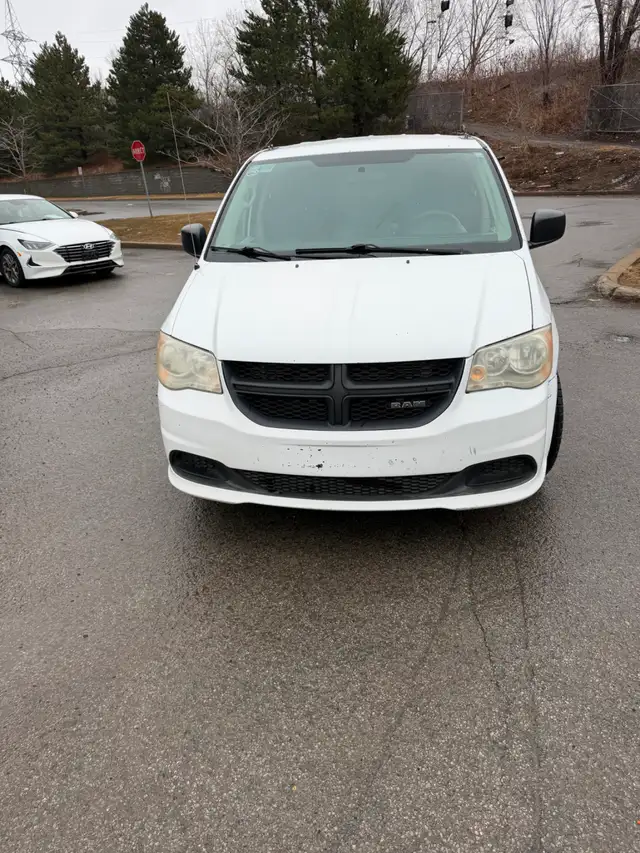 Dodge Ram Van 2014 - Photo 2