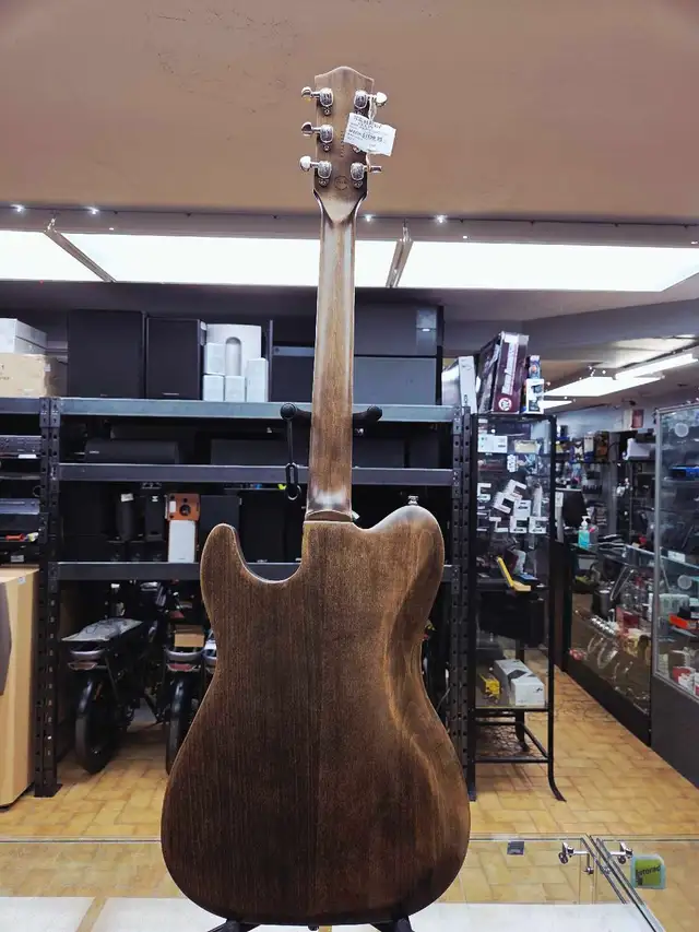 Guitare electrique avec etuit - Photo 2