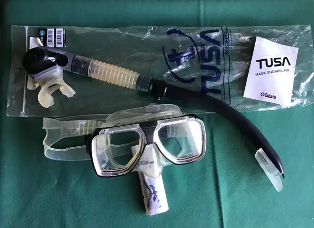 TUBA PROFESSIONNEL   MASQUE.   NEUFS