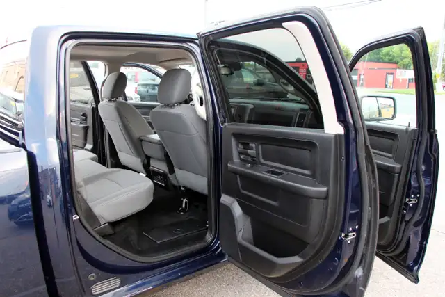 2015 Ram 1500 4x4 HEMI Crew Cab Certified 2 Year W - Photo 8