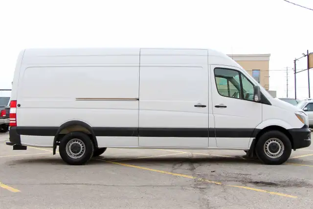 2018 Mercedes-Benz Sprinter Cargo Van 2500 170 High-Roof - Photo 8