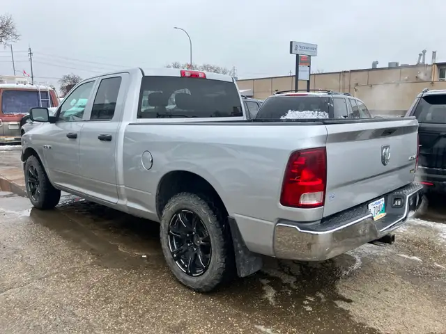 4x4 ~ 2010 Dodge Ram 1500 Quad cab, low kms & SAFETIED - Photo 3