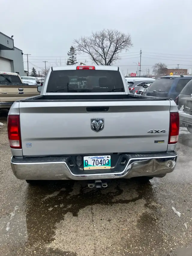 4x4 ~ 2010 Dodge Ram 1500 Quad cab, low kms & SAFETIED - Photo 4