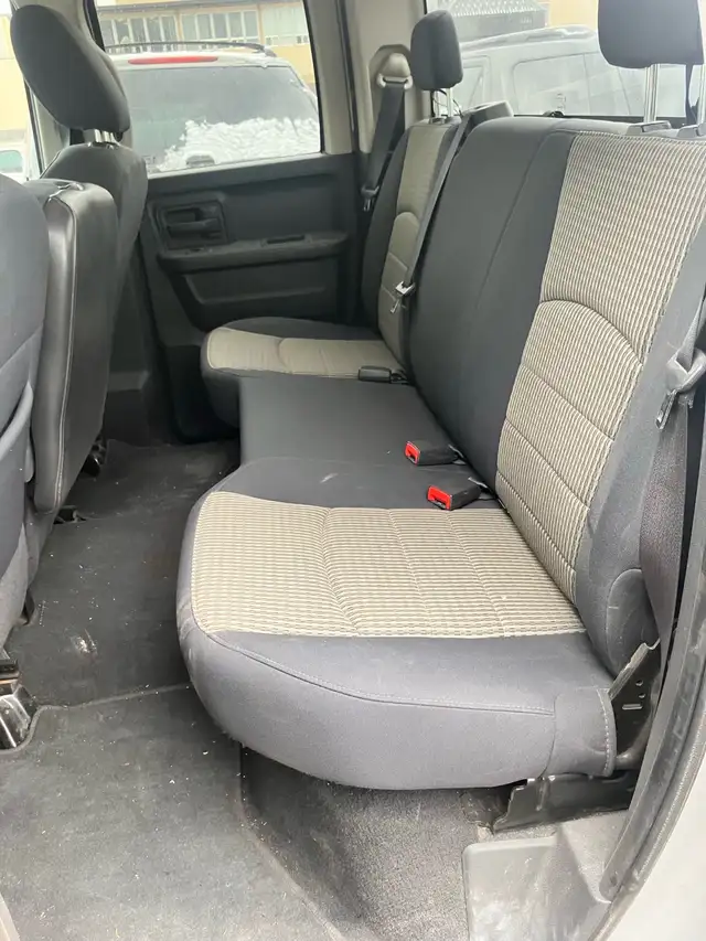 4x4 ~ 2010 Dodge Ram 1500 Quad cab, low kms & SAFETIED - Photo 5