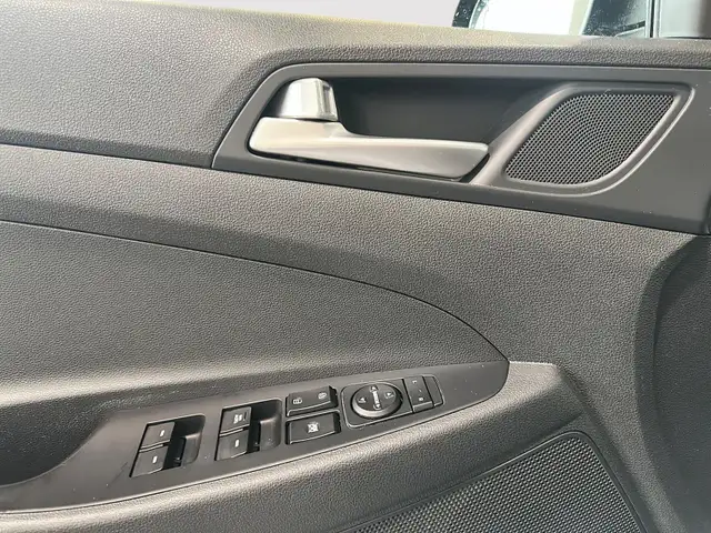 2019 Hyundai Tucson AWD 2.0L Preferred - Photo 11