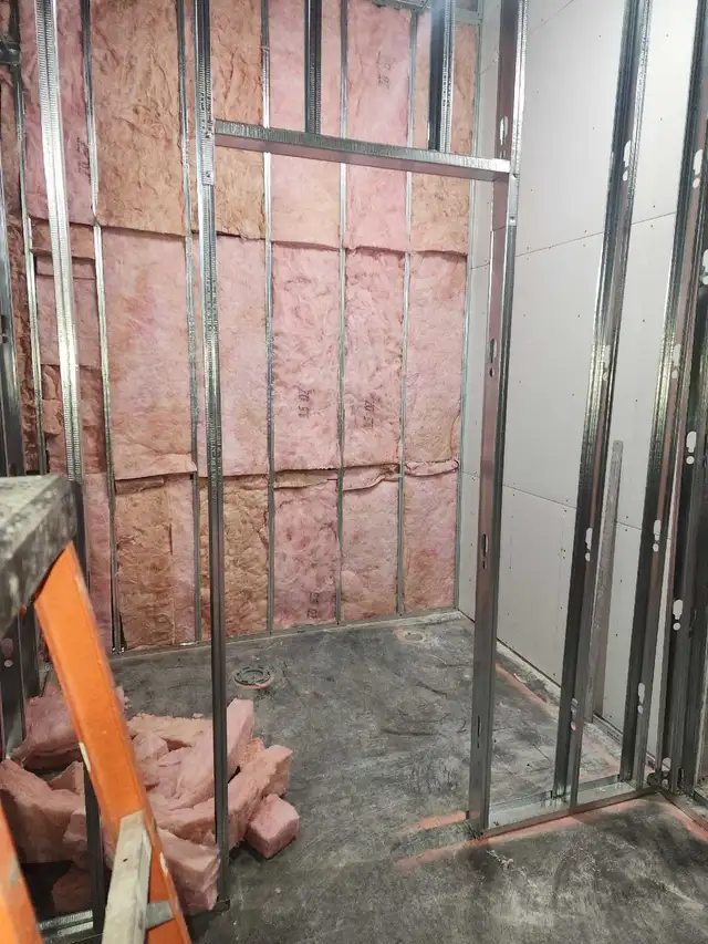 Construction Labourer - Photo 2