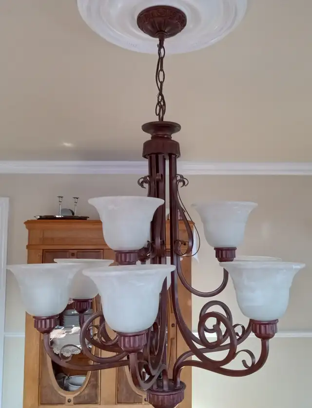 Lustre étagé à 9 lumières et 9 abat-jours - Photo 2