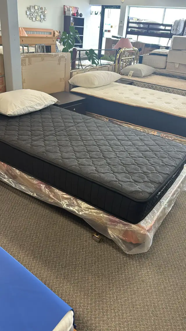 brand new TWIN MATTRESS AND BOXSPRING SET sale