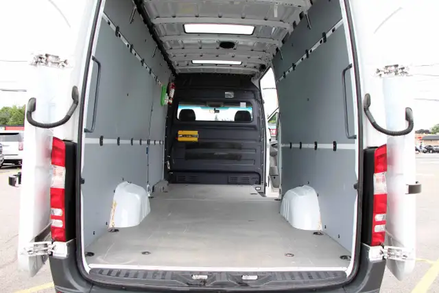 2016 Mercedes-Benz Sprinter Cargo Vans 2500 170 - Photo 11