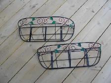 2 wire hanger baskets