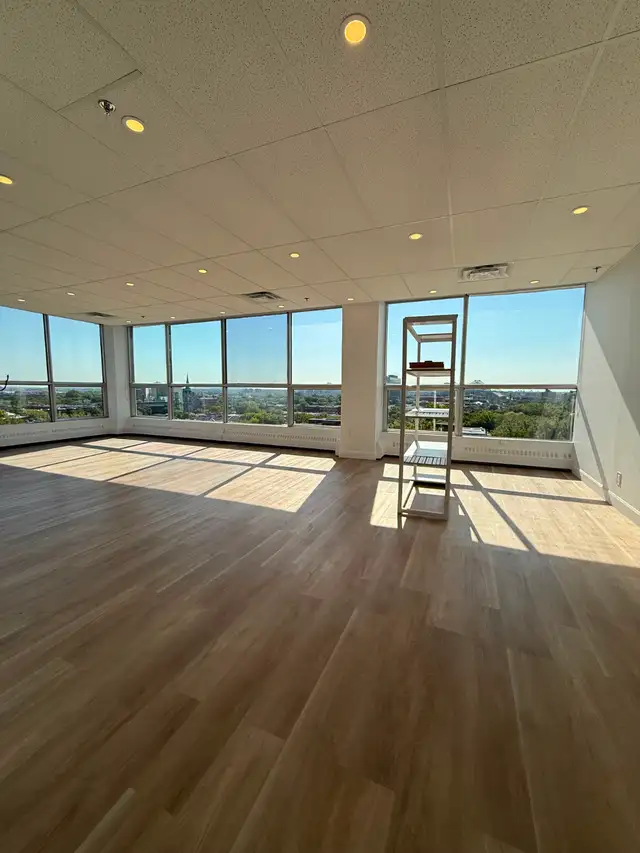2 MOIS GRATUITS - Bureau 1 581 pc Suite 517 - 2120 Sherbrooke E. - Photo 3