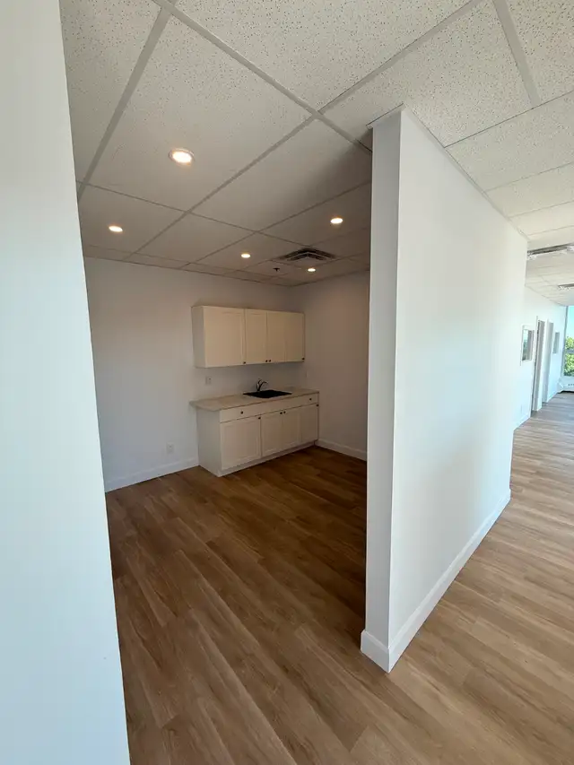 2 MOIS GRATUITS - Bureau 1 581 pc Suite 517 - 2120 Sherbrooke E. - Photo 9