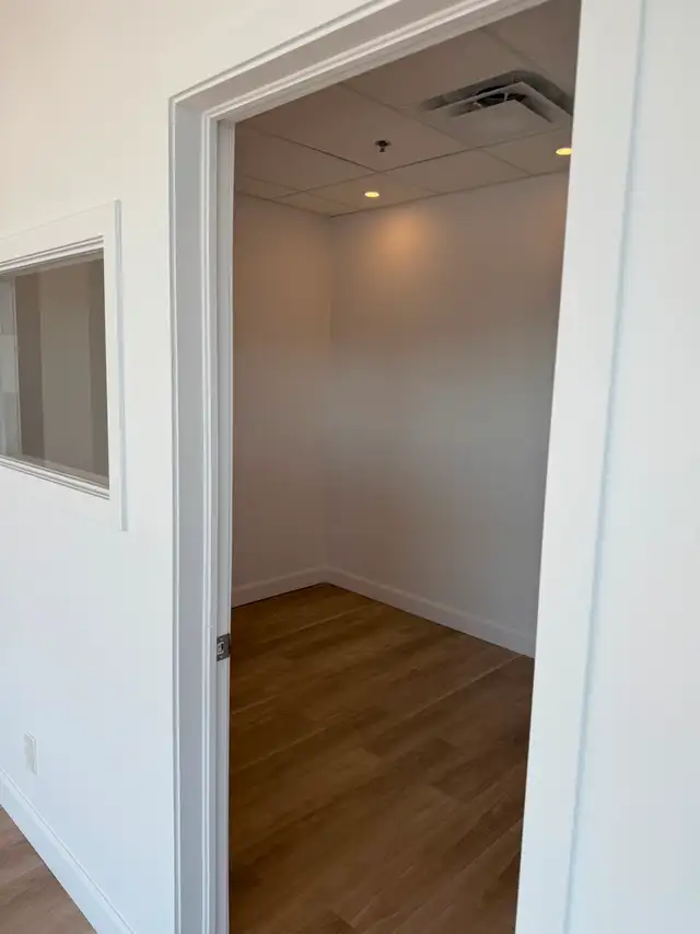 2 MOIS GRATUITS - Bureau 1 581 pc Suite 517 - 2120 Sherbrooke E. - Photo 13