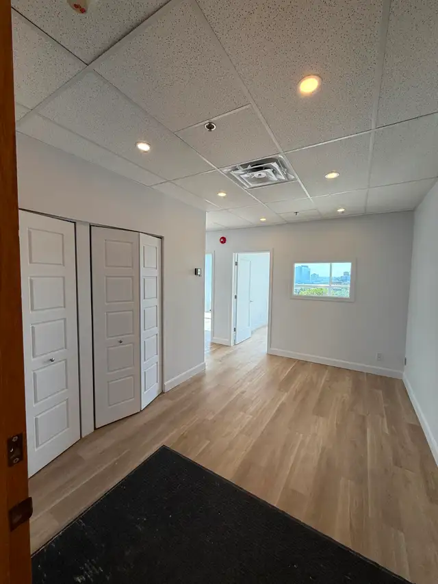 2 MOIS GRATUITS - Bureau 1 581 pc Suite 517 - 2120 Sherbrooke E. - Photo 16
