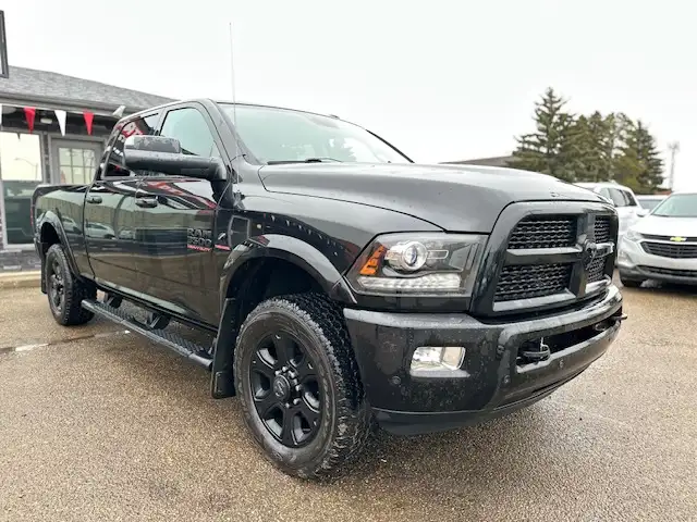 2017 RAM 3500 LARAMIE CREW CAB – 6.7L CUMMINS DIESEL – 4X4 - - Photo 4