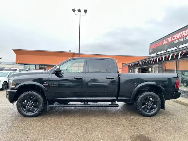 2017 RAM 3500 LARAMIE CREW CAB – 6.7L CUMMINS DIESEL – 4X4 - - Photo 9