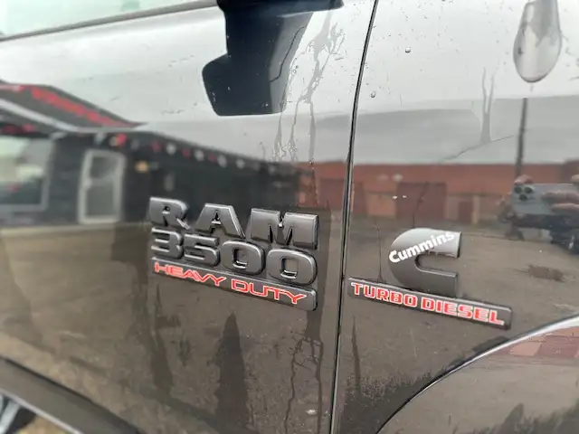 2017 RAM 3500 LARAMIE CREW CAB – 6.7L CUMMINS DIESEL – 4X4 - - Photo 10