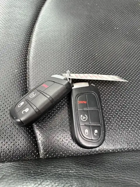 2017 RAM 3500 LARAMIE CREW CAB – 6.7L CUMMINS DIESEL – 4X4 - - Photo 11