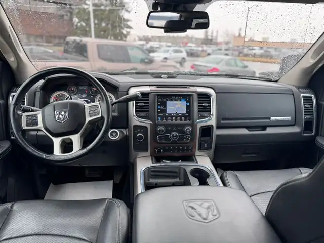 2017 RAM 3500 LARAMIE CREW CAB – 6.7L CUMMINS DIESEL – 4X4 - - Photo 12