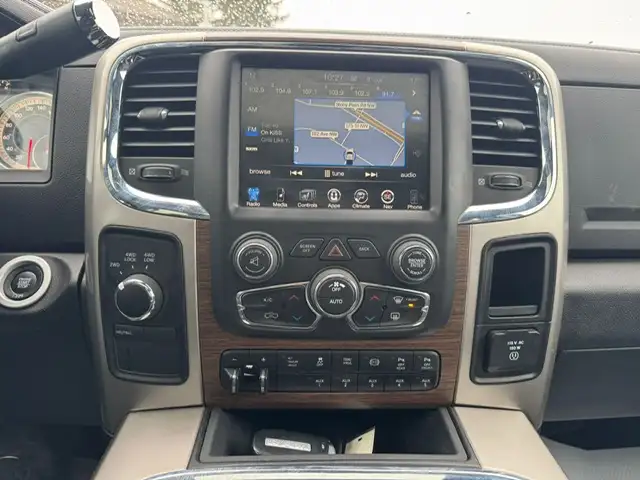 2017 RAM 3500 LARAMIE CREW CAB – 6.7L CUMMINS DIESEL – 4X4 - - Photo 17