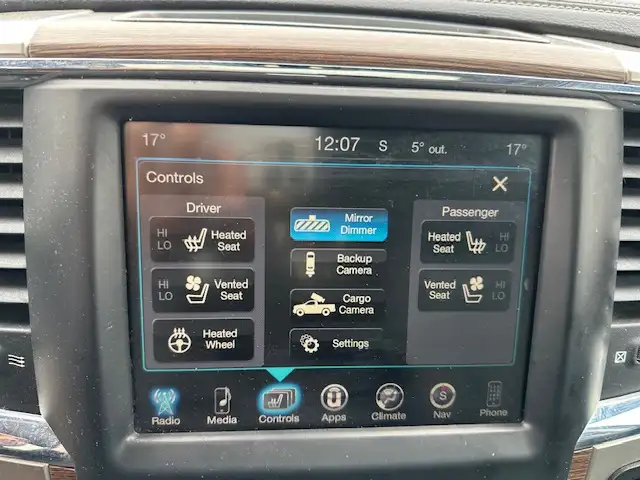 2017 RAM 3500 LARAMIE CREW CAB – 6.7L CUMMINS DIESEL – 4X4 - - Photo 20