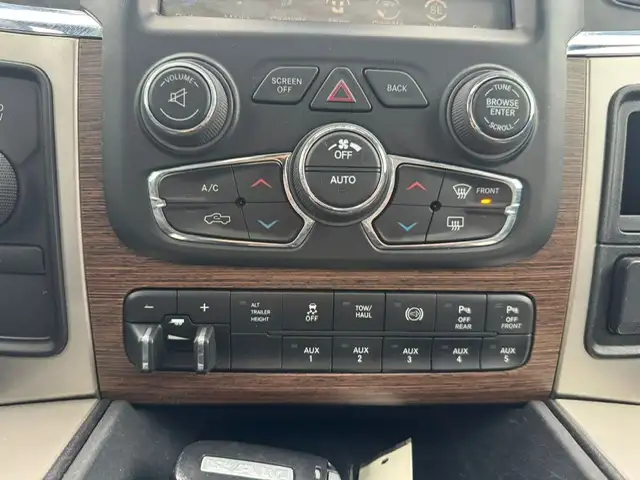 2017 RAM 3500 LARAMIE CREW CAB – 6.7L CUMMINS DIESEL – 4X4 - - Photo 21