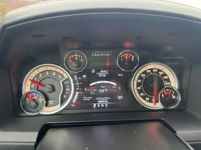 2017 RAM 3500 LARAMIE CREW CAB – 6.7L CUMMINS DIESEL – 4X4 - - Photo 23