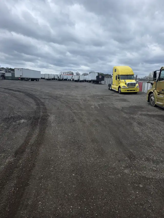 Truck Parking - Photo 2