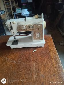 Vintage Singer Sewing Matchine