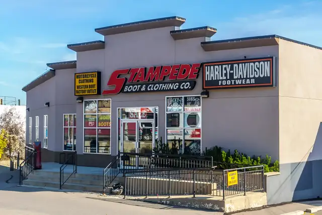 20% OFF ALL WESTERN WEAR SALE ON NOW CALGARY - Photo 2