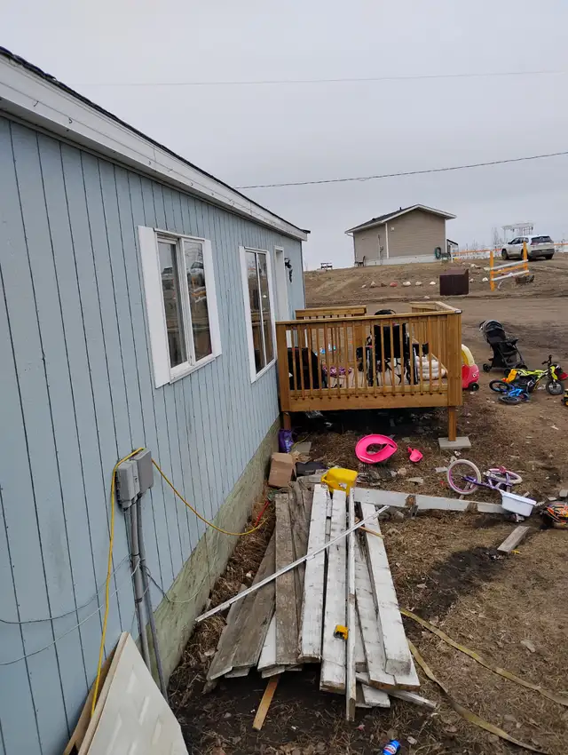 Selling a  Challenger mobile home - Photo 4